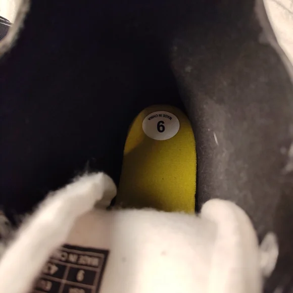 ccm 1092 tracks Adult Size 9 Ice Skates - Picture 14 of 14